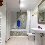 Apartman Ganburu By People