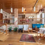 Apartman Ganburu By People