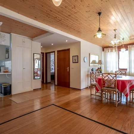 Lägenhet Ganburu By People